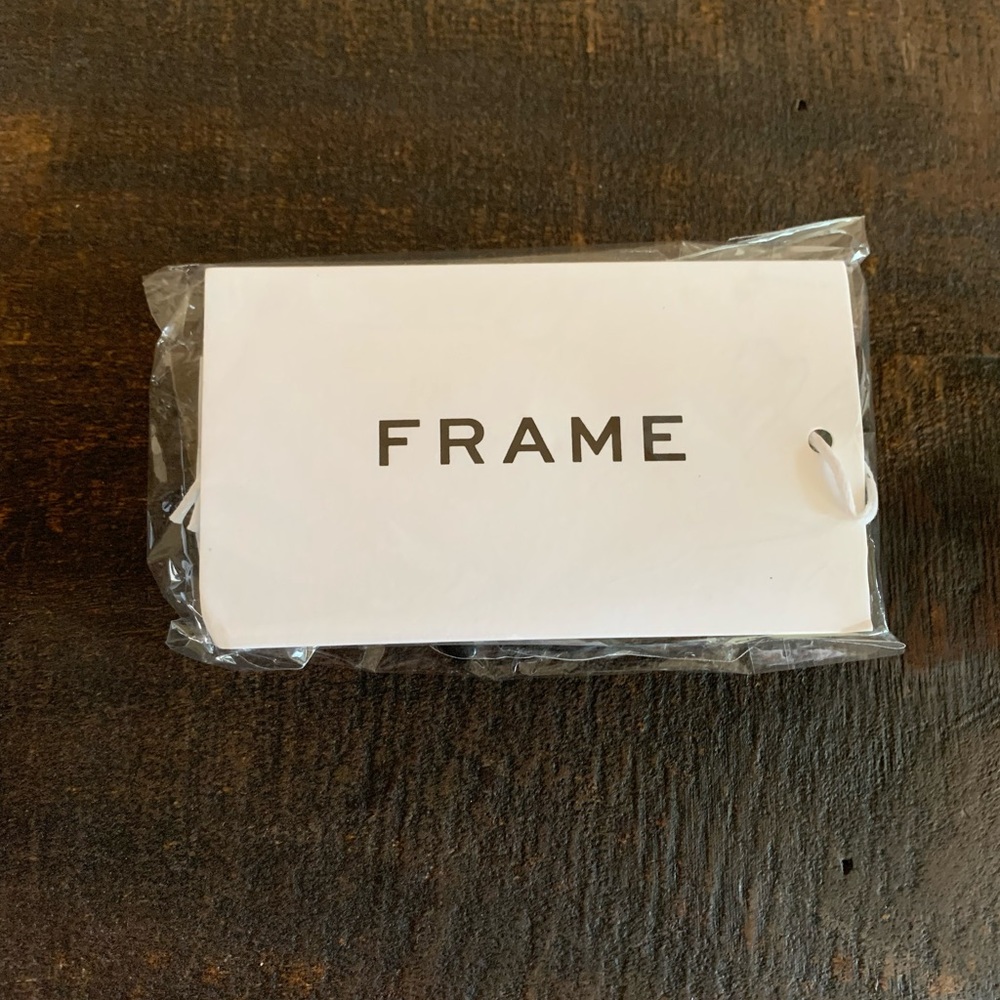 NWT-Frame Key Chain - Picture 3 of 8